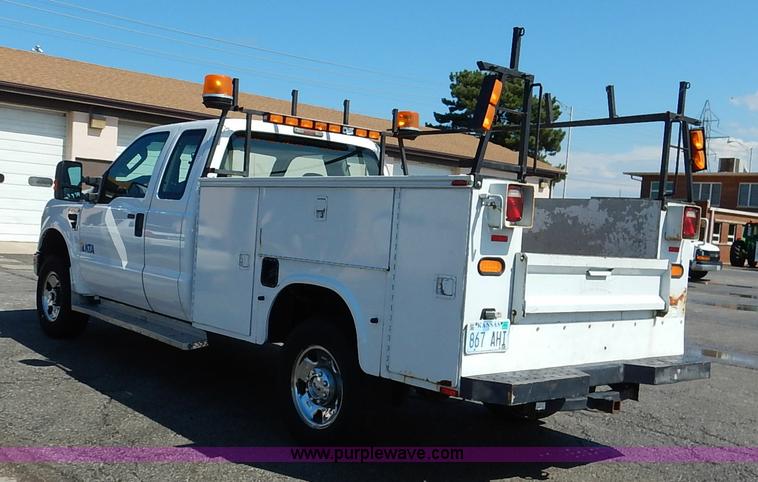 image for item J6425 2008 Ford F250 Super Duty XLT SuperCab utility truck