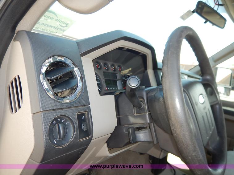 image for item J6425 2008 Ford F250 Super Duty XLT SuperCab utility truck