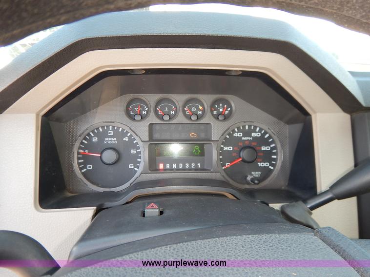 image for item J6425 2008 Ford F250 Super Duty XLT SuperCab utility truck