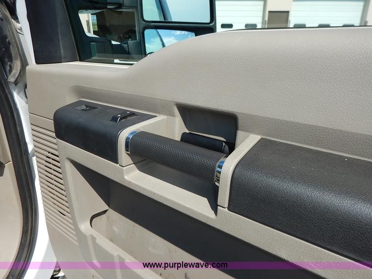 image for item J6425 2008 Ford F250 Super Duty XLT SuperCab utility truck