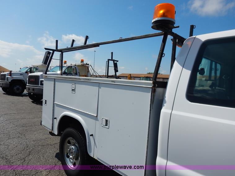 image for item J6425 2008 Ford F250 Super Duty XLT SuperCab utility truck