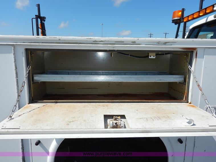 image for item J6425 2008 Ford F250 Super Duty XLT SuperCab utility truck