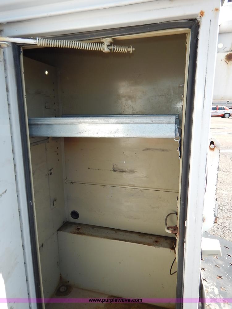 image for item J6425 2008 Ford F250 Super Duty XLT SuperCab utility truck