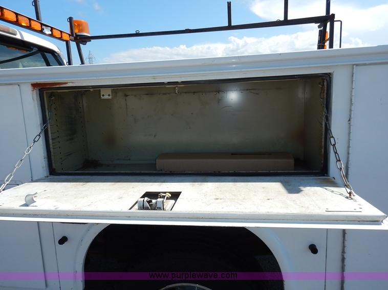 image for item J6425 2008 Ford F250 Super Duty XLT SuperCab utility truck