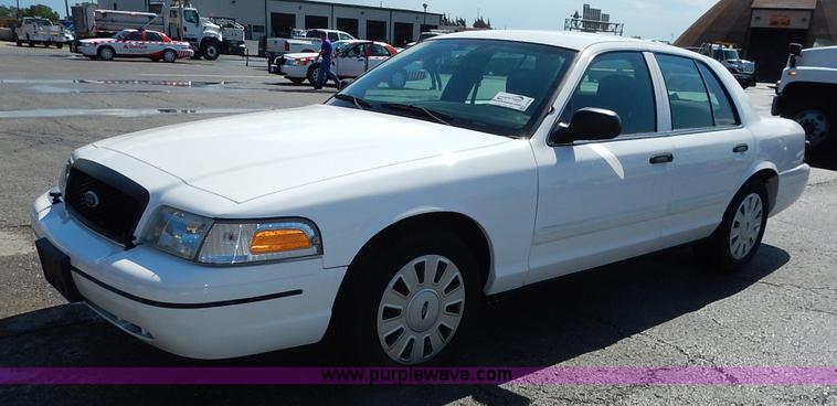 image for item J6426 2010 Ford Crown Victoria Police Interceptor
