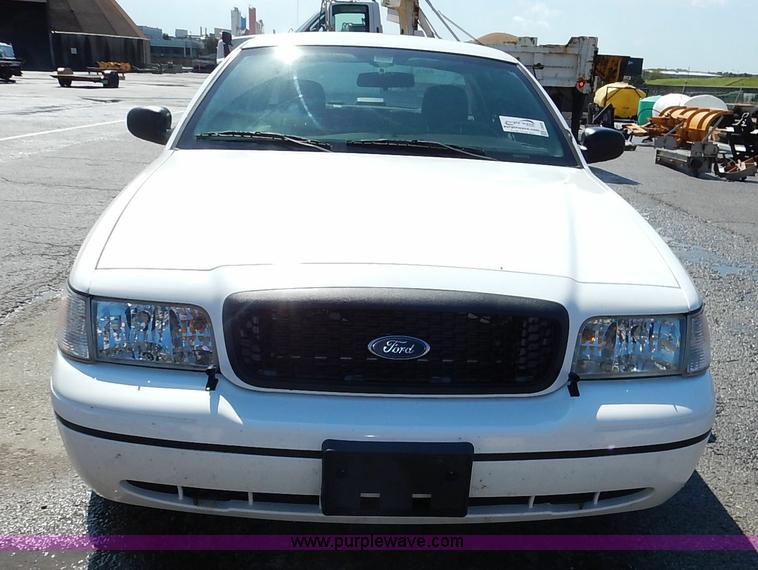 image for item J6426 2010 Ford Crown Victoria Police Interceptor