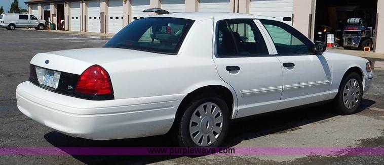 image for item J6426 2010 Ford Crown Victoria Police Interceptor