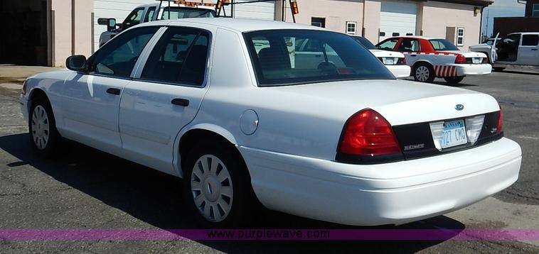 image for item J6426 2010 Ford Crown Victoria Police Interceptor