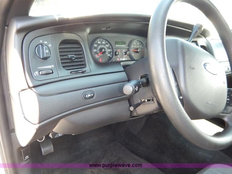 image for item J6426 2010 Ford Crown Victoria Police Interceptor