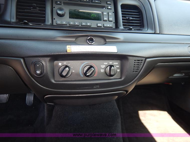 image for item J6426 2010 Ford Crown Victoria Police Interceptor