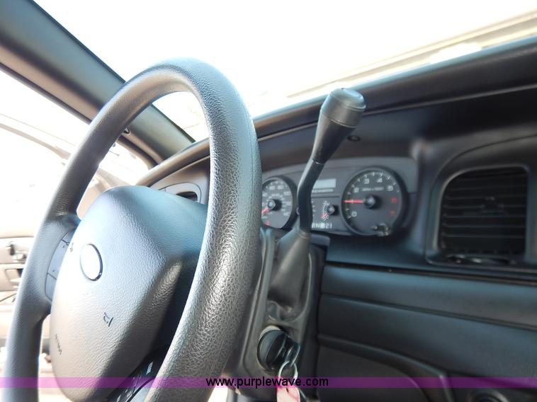 image for item J6426 2010 Ford Crown Victoria Police Interceptor