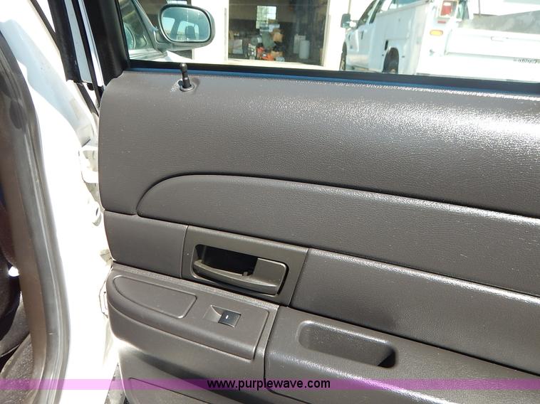 image for item J6426 2010 Ford Crown Victoria Police Interceptor