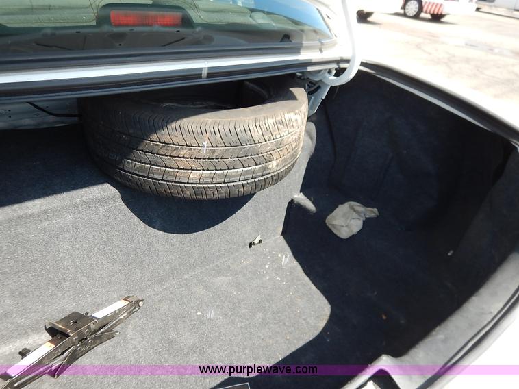 image for item J6426 2010 Ford Crown Victoria Police Interceptor