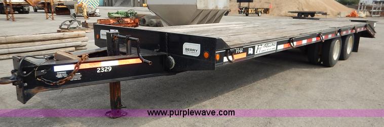 image for item J6428 2005 Felling FT-32 equipment trailer