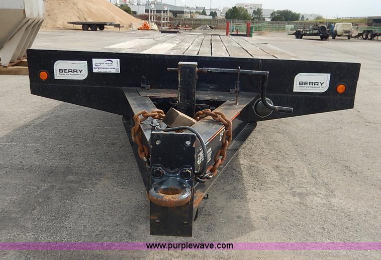 image for item J6428 2005 Felling FT-32 equipment trailer