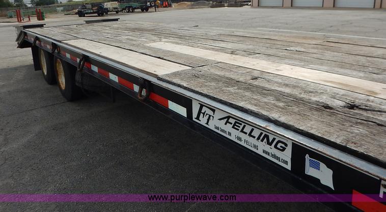 image for item J6428 2005 Felling FT-32 equipment trailer