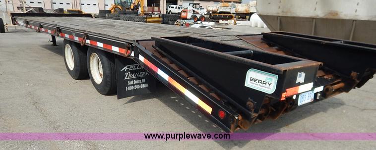 image for item J6428 2005 Felling FT-32 equipment trailer