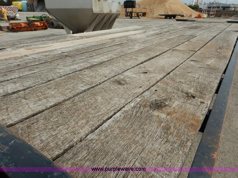 image for item J6428 2005 Felling FT-32 equipment trailer