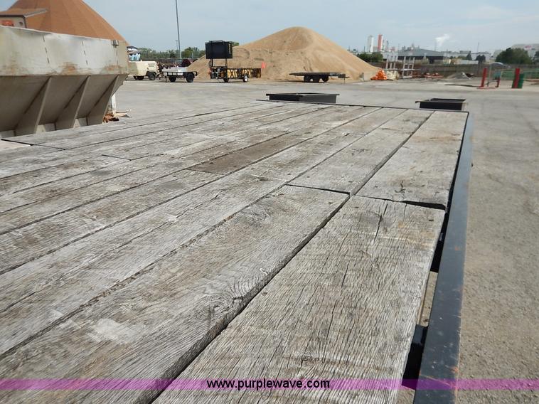 image for item J6428 2005 Felling FT-32 equipment trailer