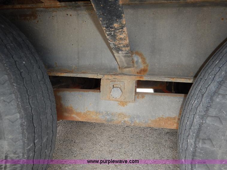 image for item J6428 2005 Felling FT-32 equipment trailer