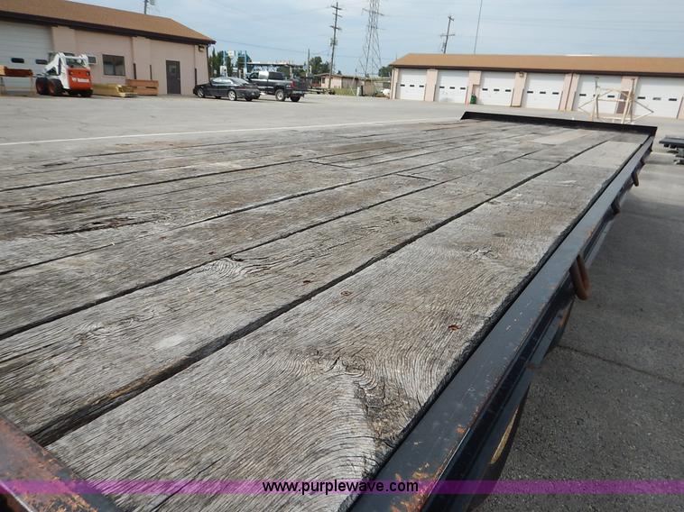 image for item J6428 2005 Felling FT-32 equipment trailer