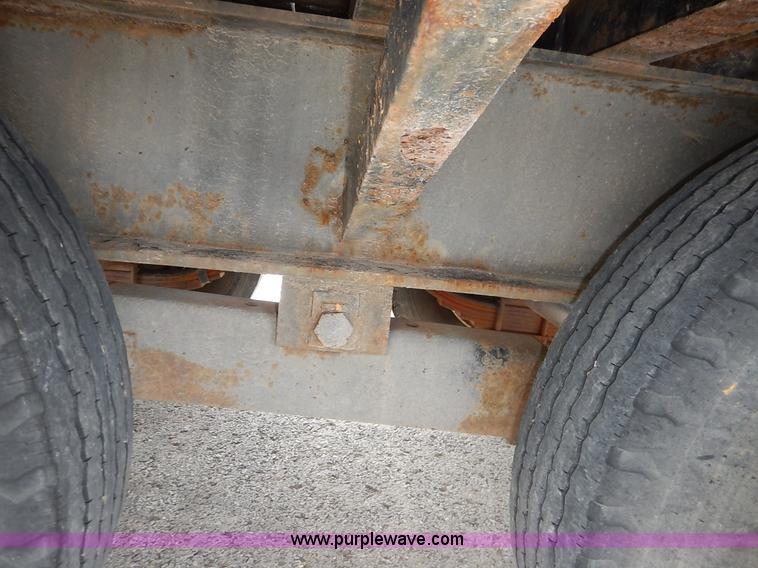 image for item J6428 2005 Felling FT-32 equipment trailer