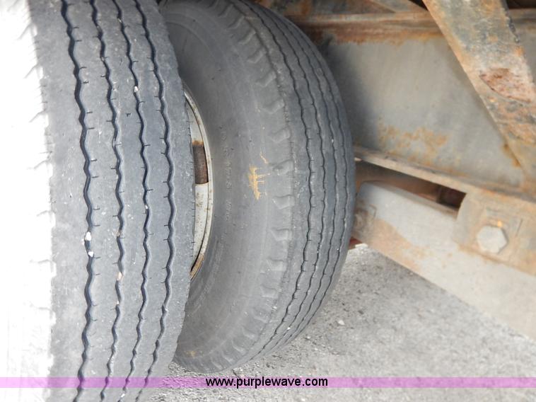 image for item J6428 2005 Felling FT-32 equipment trailer