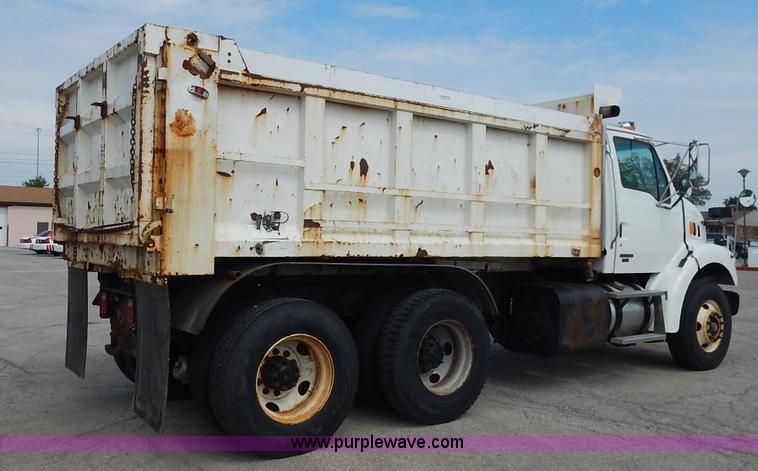 image for item K1680 2005 Sterling L7500 dump truck