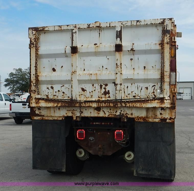 image for item K1680 2005 Sterling L7500 dump truck