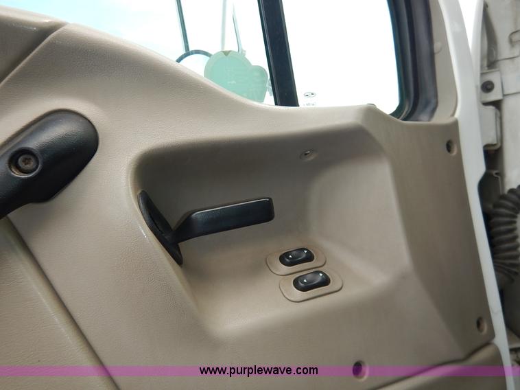 image for item K1680 2005 Sterling L7500 dump truck