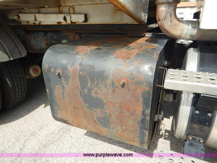 image for item K1680 2005 Sterling L7500 dump truck