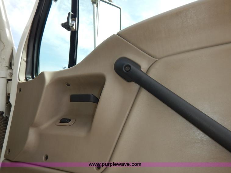 image for item K1680 2005 Sterling L7500 dump truck