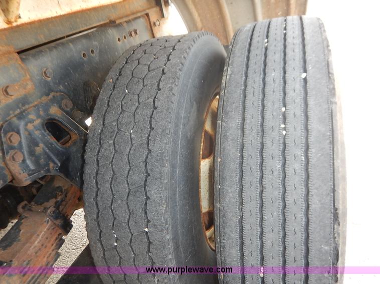 image for item K1680 2005 Sterling L7500 dump truck