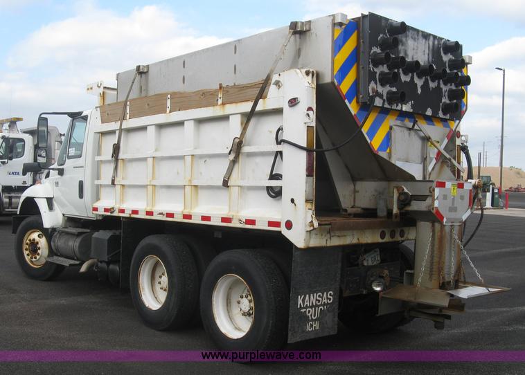 image for item L6345 2004 International 7400 dump truck