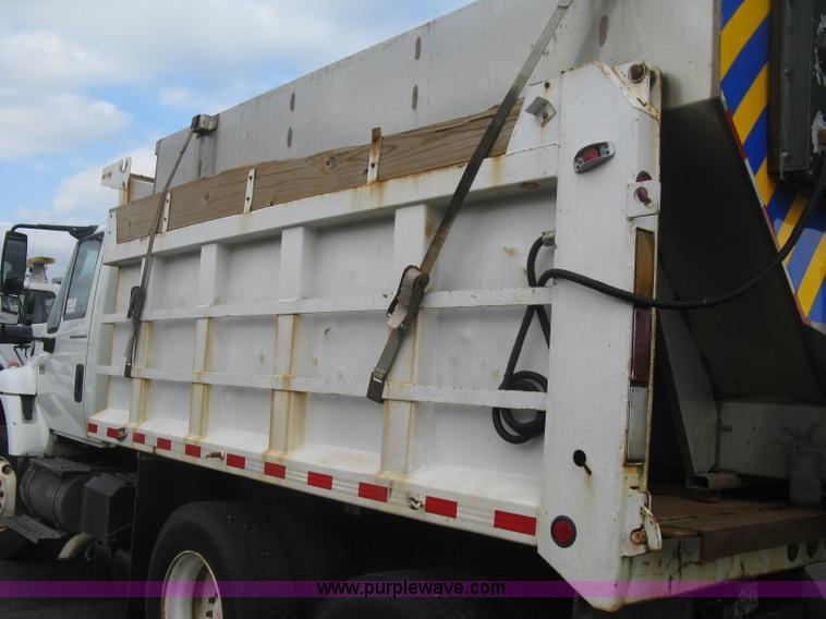 image for item L6345 2004 International 7400 dump truck
