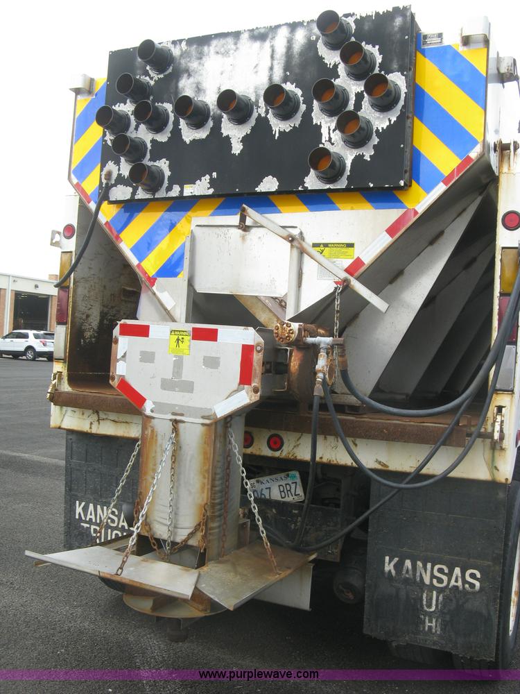 image for item L6345 2004 International 7400 dump truck