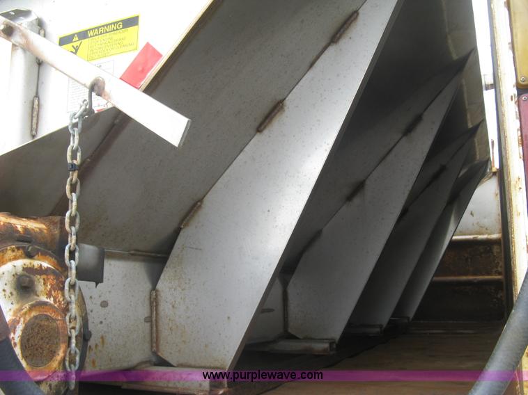 image for item L6345 2004 International 7400 dump truck