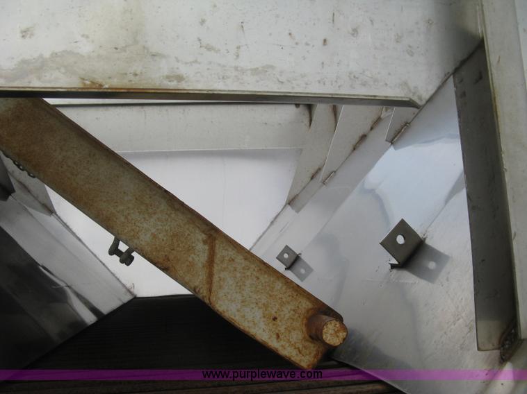 image for item L6345 2004 International 7400 dump truck