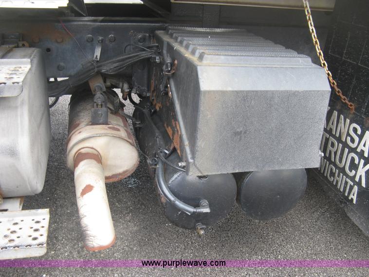 image for item L6345 2004 International 7400 dump truck