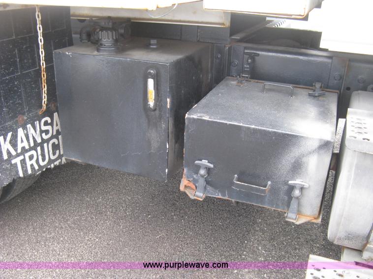 image for item L6345 2004 International 7400 dump truck