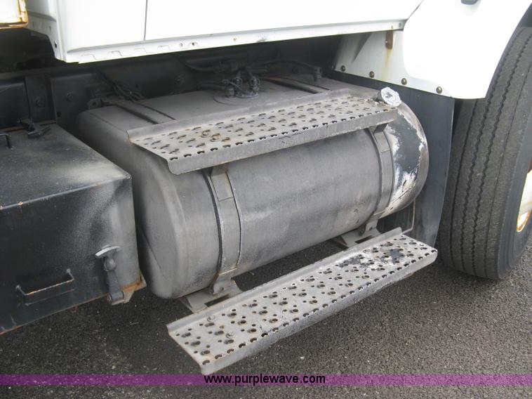 image for item L6345 2004 International 7400 dump truck