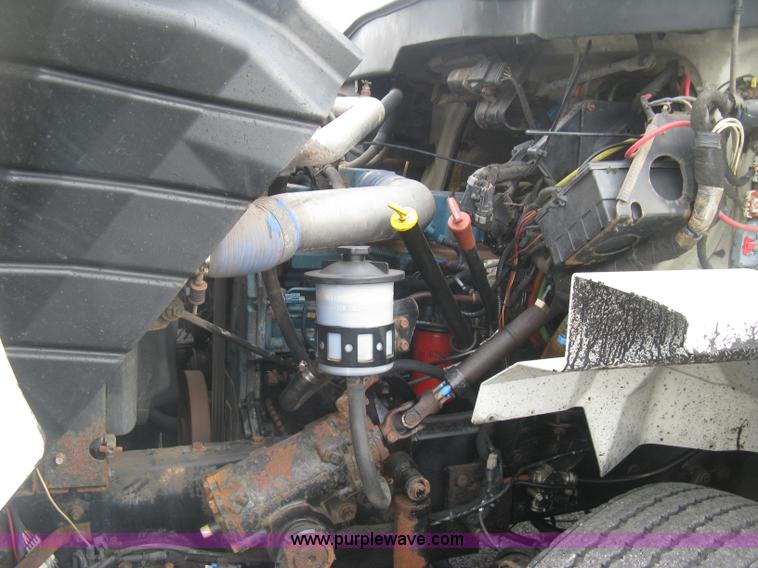 image for item L6345 2004 International 7400 dump truck