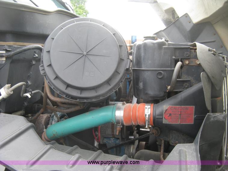 image for item L6345 2004 International 7400 dump truck