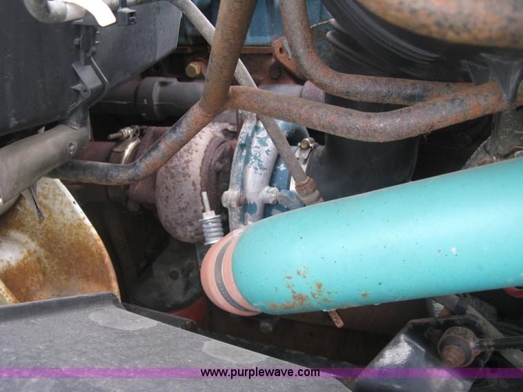 image for item L6345 2004 International 7400 dump truck