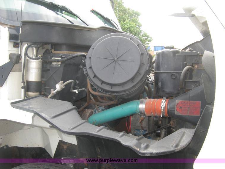 image for item L6345 2004 International 7400 dump truck