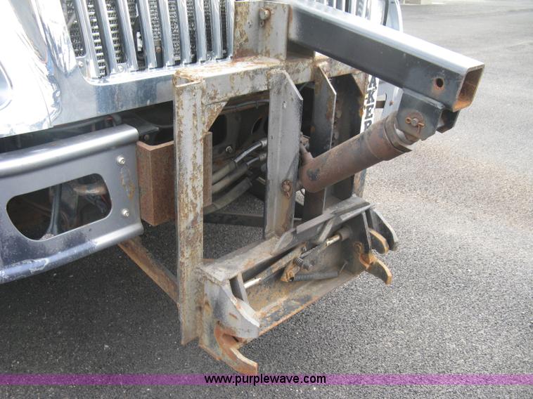 image for item L6345 2004 International 7400 dump truck