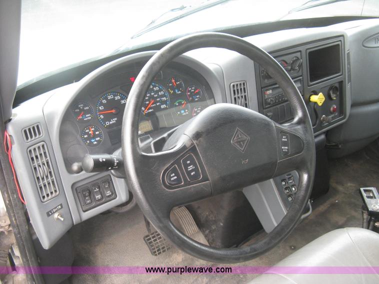 image for item L6345 2004 International 7400 dump truck