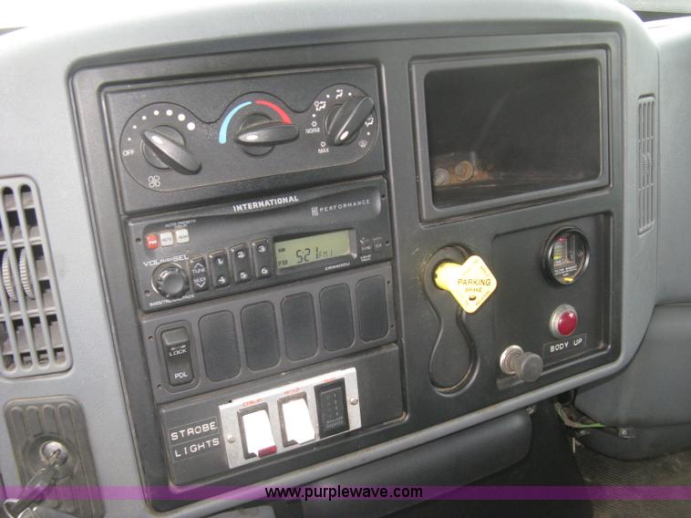 image for item L6345 2004 International 7400 dump truck