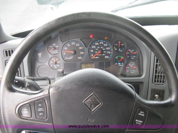 image for item L6345 2004 International 7400 dump truck