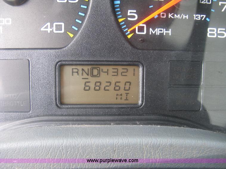 image for item L6345 2004 International 7400 dump truck